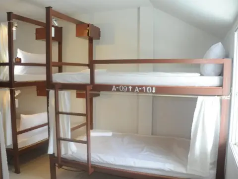 Pool Front Hostel - Photo 3