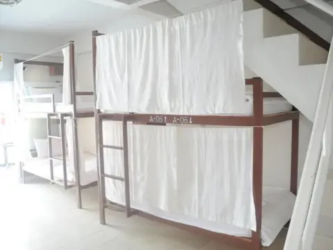 Pool Front Hostel - Photo 4