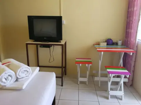 Pornarree Hotel - Photo 2