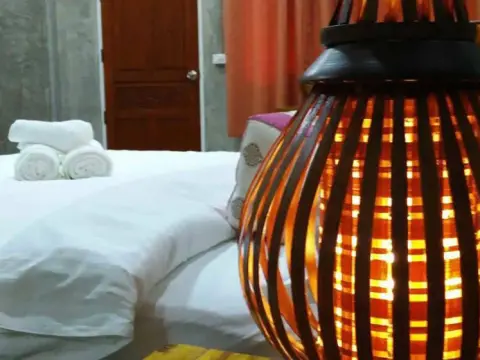 Pottery Street House - Photo 2