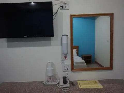 QBiz Hotel Kalasin - Photo 4
