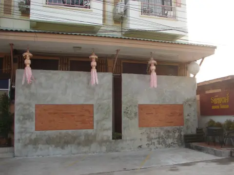 Rapeepong Hotel - Photo 1