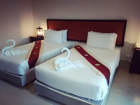 Rayong Lanna Hotel - Photo 4