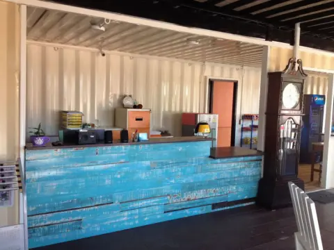 Retro Box Hotel - Photo 2