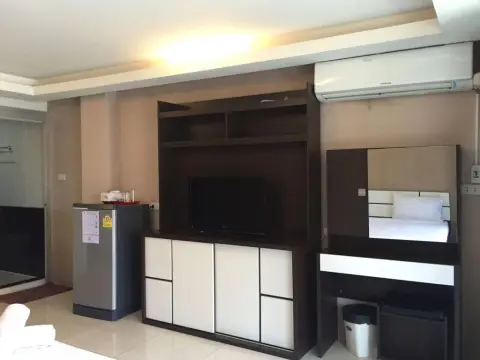 Royal Bombay Suites - Photo 4