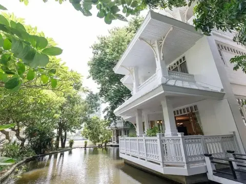 Royal Riverside Villa Chao Phraya View Suite - Photo 1