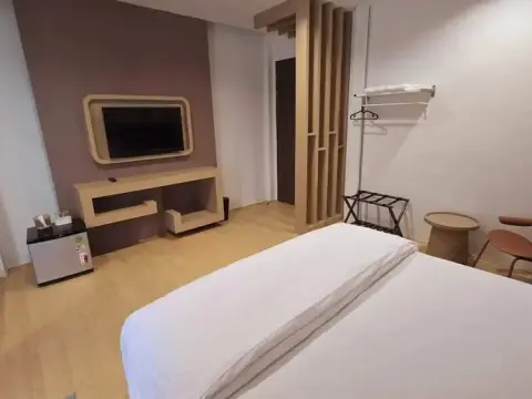 Rsai sriracha - Photo 3