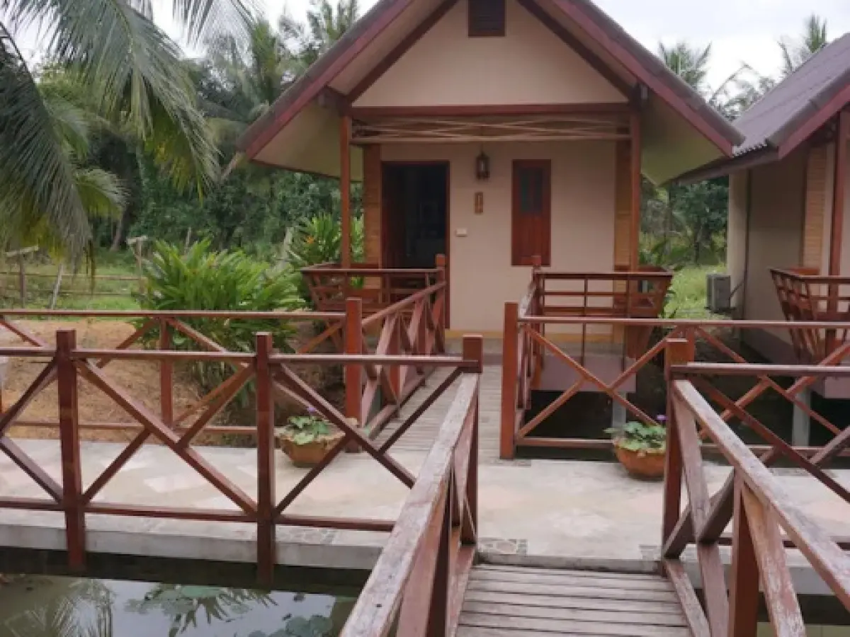 Ruean Bua Resort