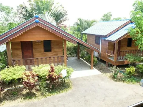 Ruenpinwilai Resort - Photo 3