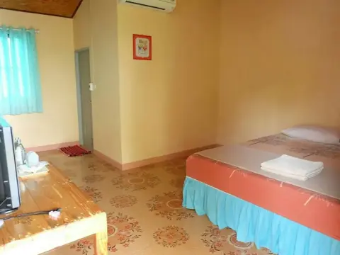 Ruenpinwilai Resort - Photo 4