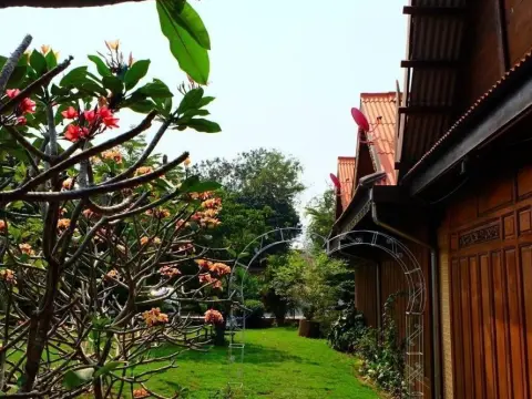 Ruenton Resort - Photo 1