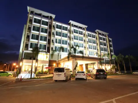S Tara Grand Hotel - Photo 1