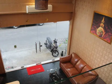 S30 Sukhumvit Hotel - Photo 2
