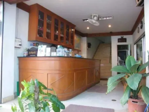 Samran Residence - Photo 2