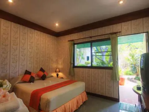 Samroiyod Holiday Resort - Photo 4