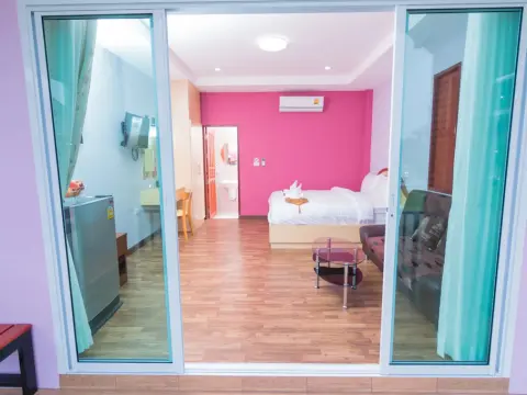 Samrong Garden Resort - Photo 2