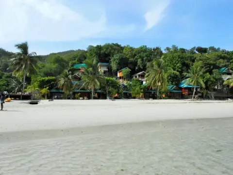Sandy Bay Bungalows - Photo 3