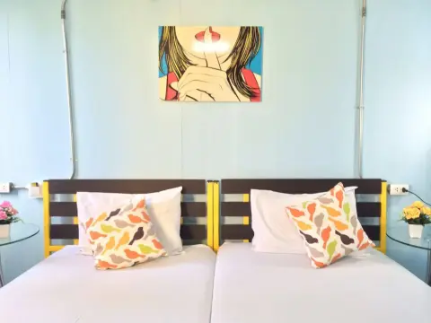 Saphaipae Hostal - Photo 4