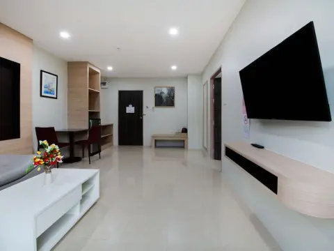 Sattahip 9 Boutique Hotel OYO Rooms - Photo 2