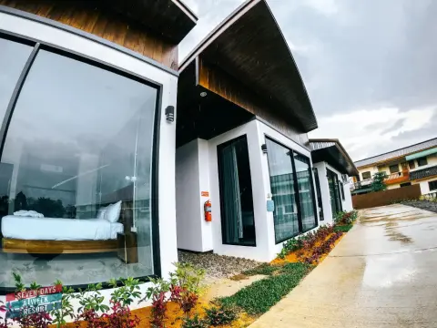 Seven Days a Week Resort - Photo 1