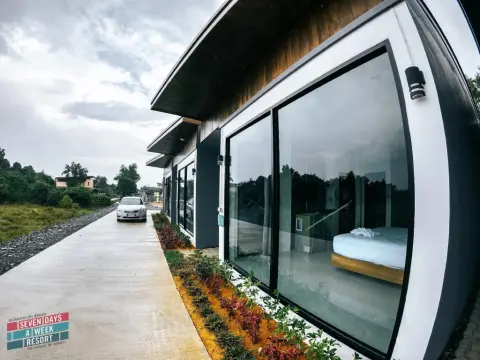 Seven Days a Week Resort - Photo 2