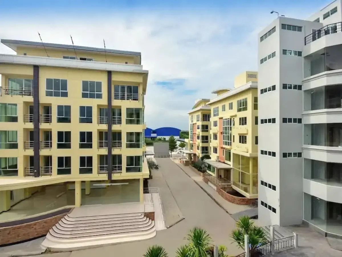 Siam Golden Place Suvarnabhumi by Cubic