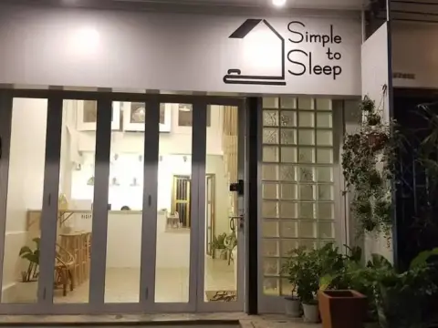 Simple to Sleep Hostel - Photo 1