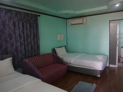 Singhanakorn Beach Resort - Photo 2