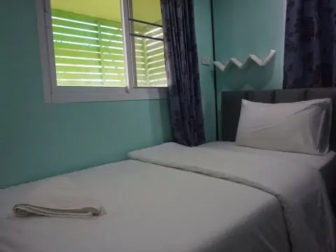 Singhanakorn Beach Resort - Photo 4