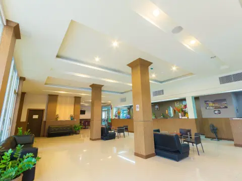 Sinkiat Buri Hotel - Photo 2