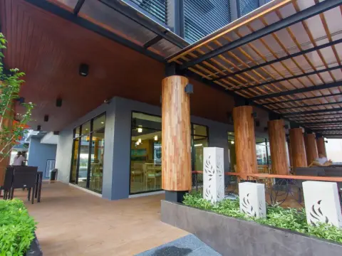 Siva Royal Hotel - Photo 4