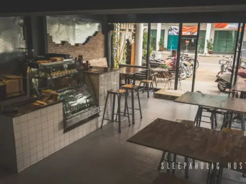 Sleepaholic Hostel - Photo 1