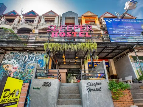 Sleeper Hostel - Photo 1