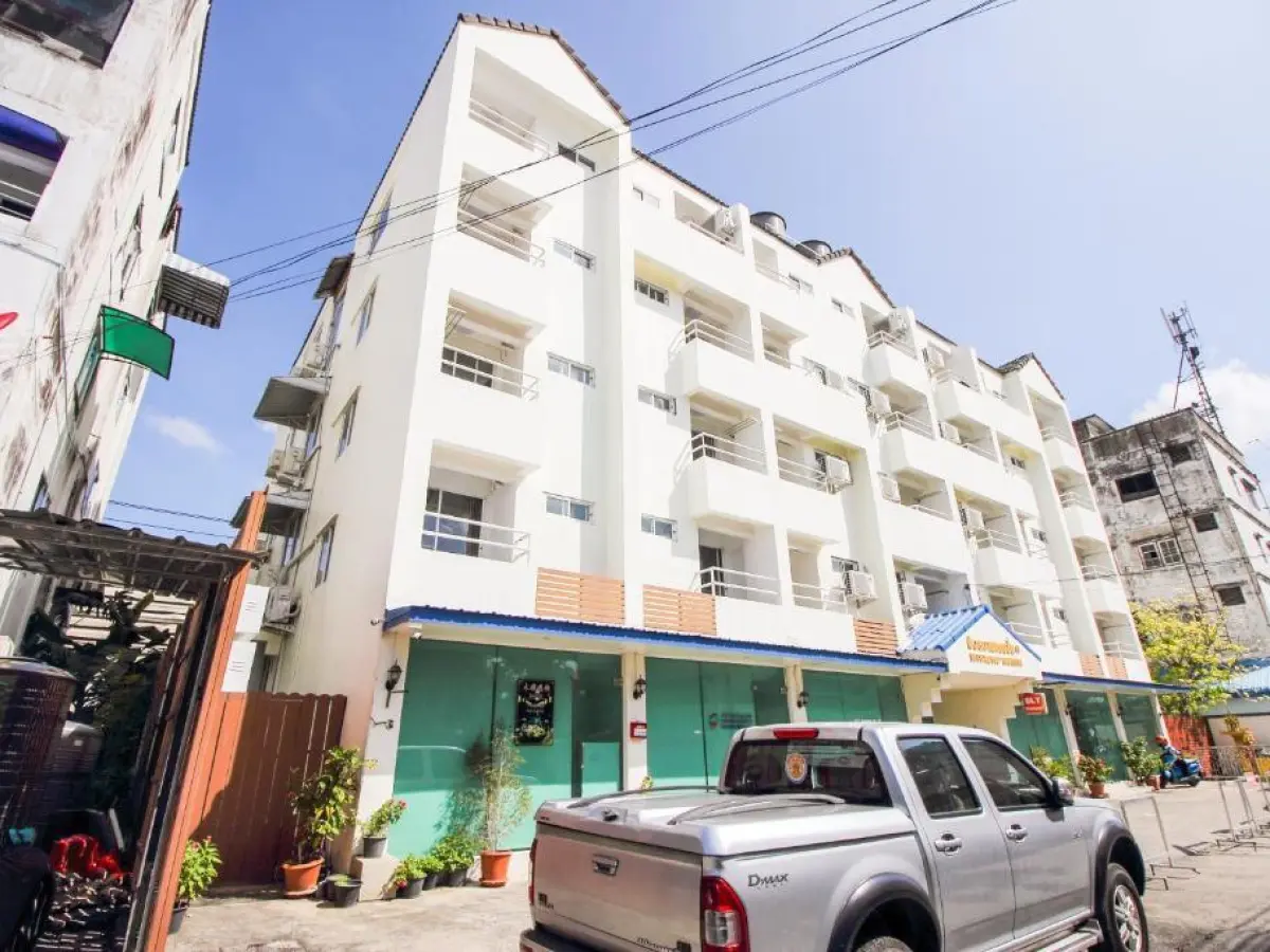 SLT Apartment Bangkok