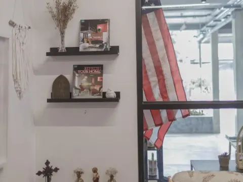 Small Town Hostel - Photo 2