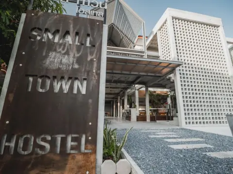 Small Town Hostel - Photo 4