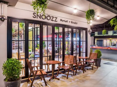 Snoozz Hotel - Hostel - Photo 1