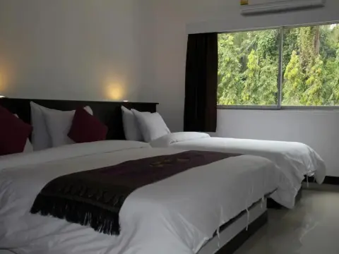 Sri Chumphon Hotel - Foto 2