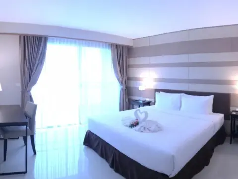 Srivaree Pavilion Hotel And Training Center - Photo 4