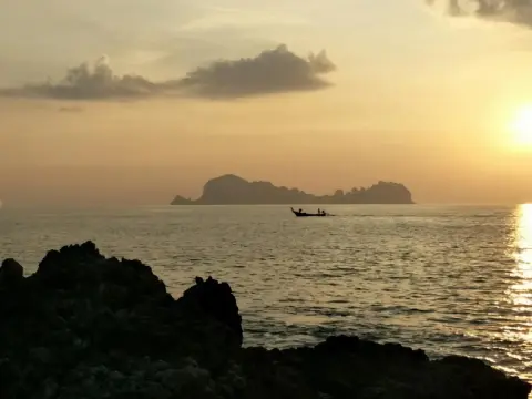 Sukorn Cabana Resort - Photo 3
