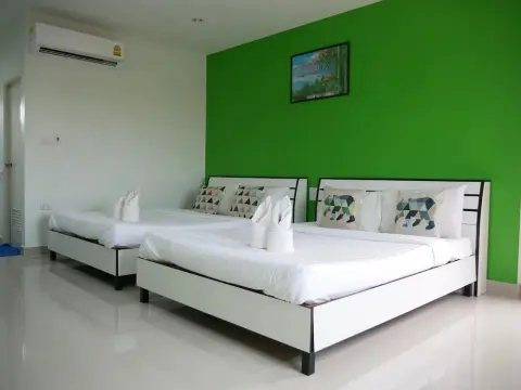 Suntorn Place - Photo 2