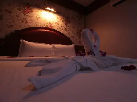 Taj Phuket Inn - Photo 4