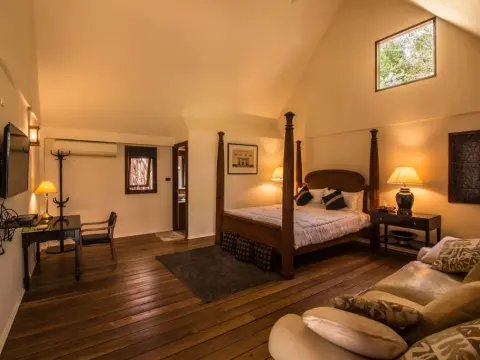 Teakwood Villa - Photo 2