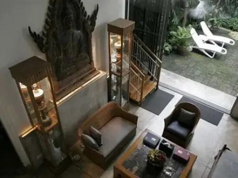 The Babylon Bangkok Bed & Breakfast - Photo 1