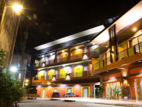 The Boat House - Photo 1