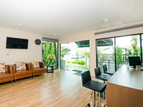 The Box Residence - Photo 2