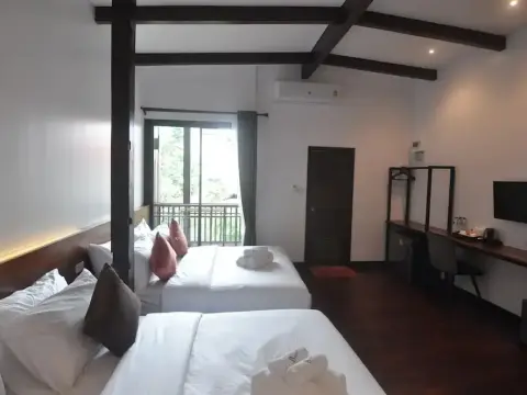 The Eight Ratvithi House - Photo 3