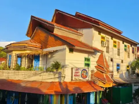THE FUNKY MONKEY HOSTEL - 18 to 40 only - Photo 1
