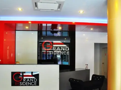 The Grand Residence - Photo 2