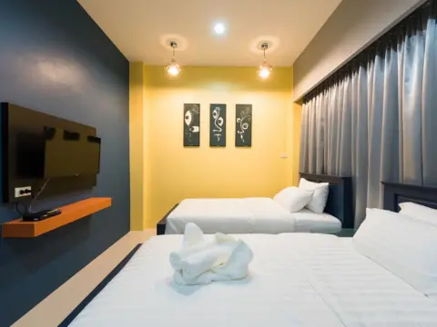 The Iconic Hotel - Photo 4